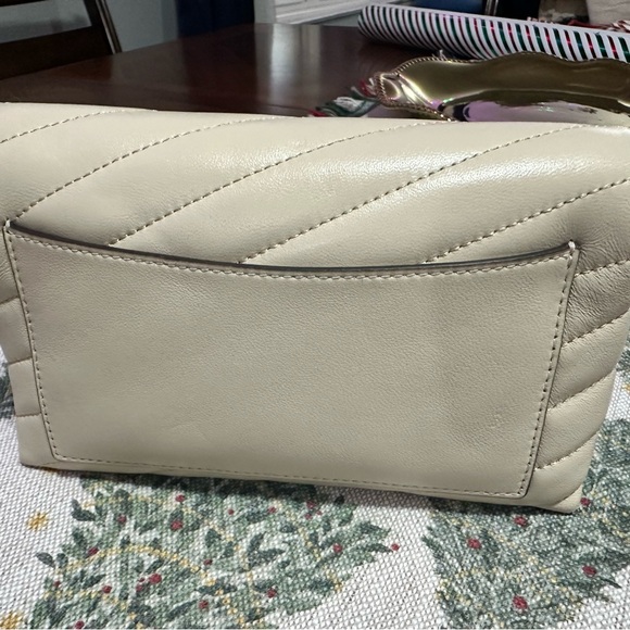 Elegant Cream Quilted Bag - Picture 3 of 6
